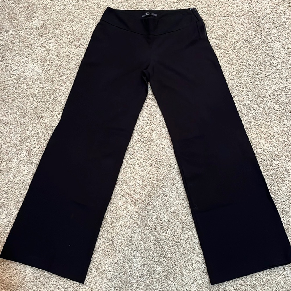 H&M Women’s black wide leg trouser pants.  Size 6